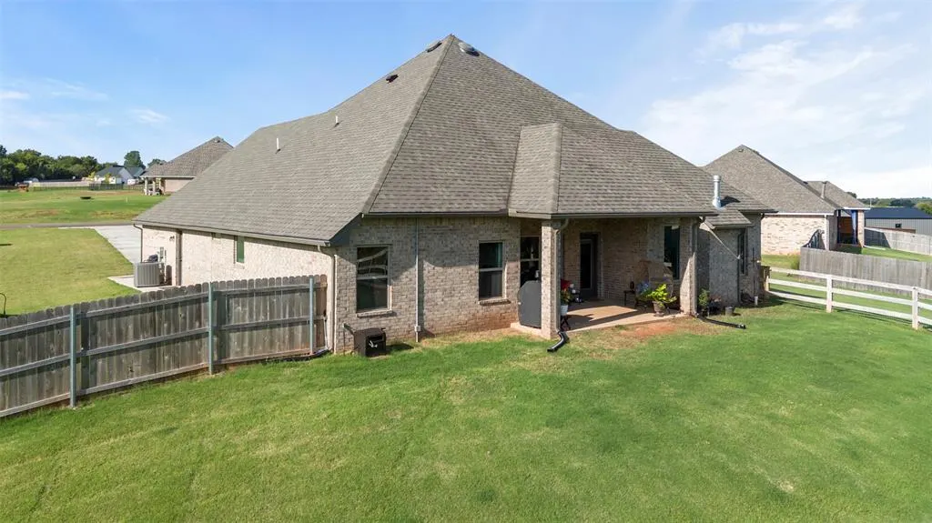 Photo 34 — 1093 Wild Rye Court, Blanchard, OK 73010