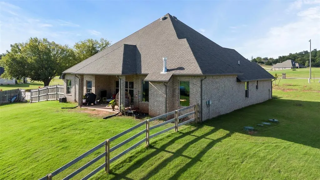 Photo 35 — 1093 Wild Rye Court, Blanchard, OK 73010