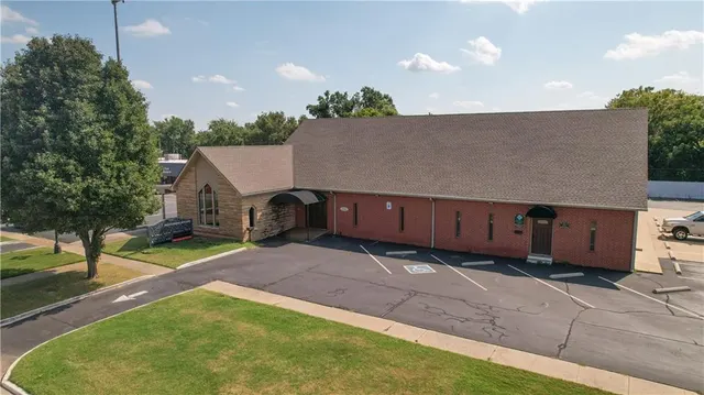 Photo 3 — 310 W Main Street, Purcell, OK 73080
