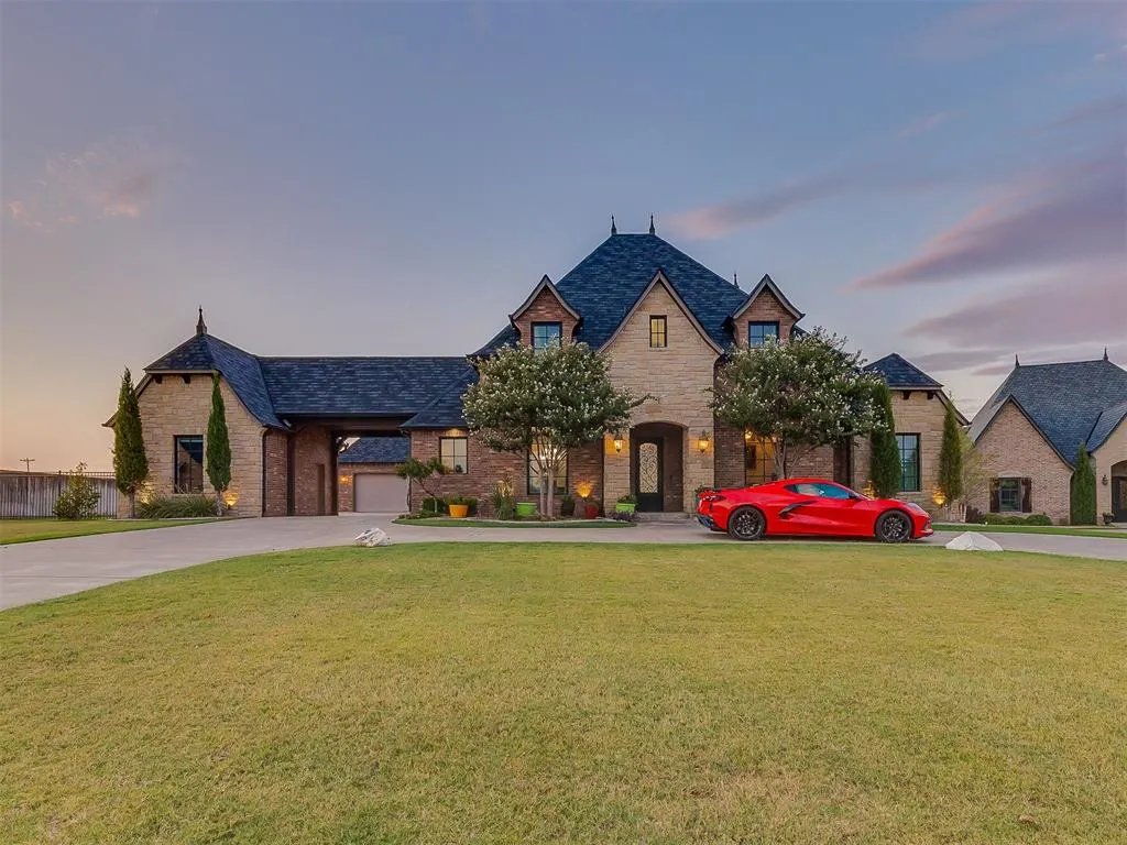 Front exterior — 4213 Paloma Circle, Edmond, OK 73012