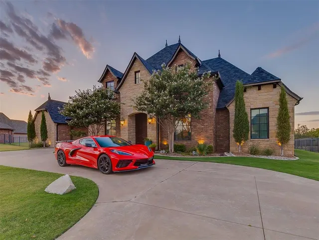 Photo 2 — 4213 Paloma Circle, Edmond, OK 73012