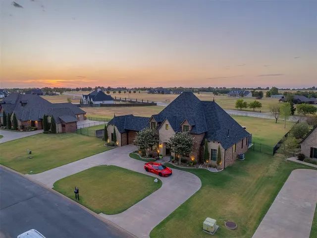 Photo 4 — 4213 Paloma Circle, Edmond, OK 73012