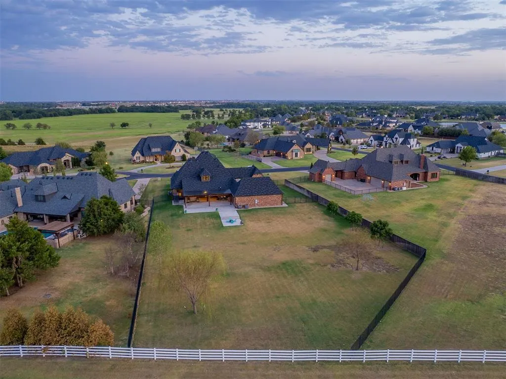 Photo 5 — 4213 Paloma Circle, Edmond, OK 73012