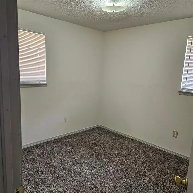 Photo 7 — 820 NW 16th Street, Oklahoma City, OK 73160