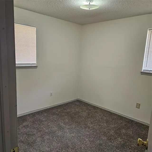 Photo 7 — 820 NW 16th Street, Oklahoma City, OK 73160