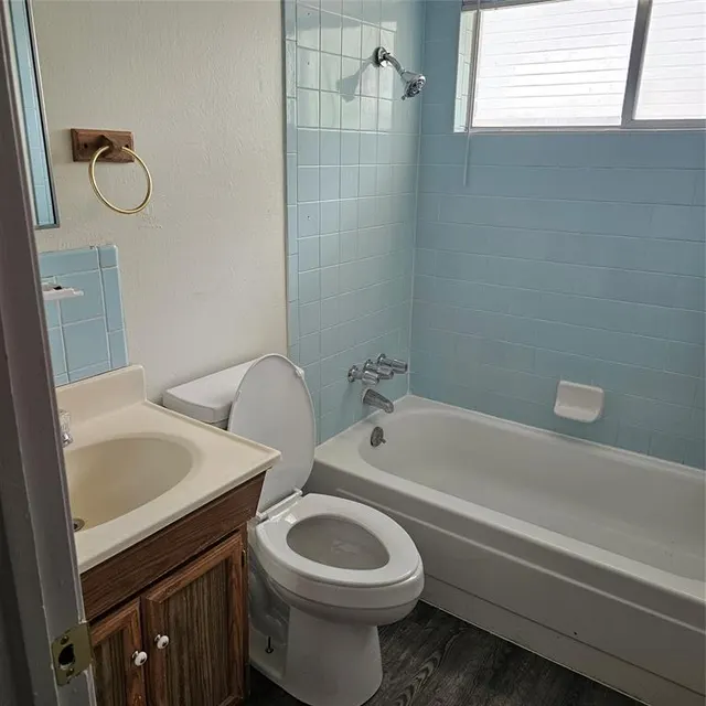 Photo 8 — 820 NW 16th Street, Oklahoma City, OK 73160