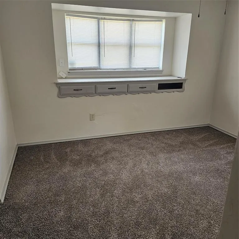 Photo 9 — 820 NW 16th Street, Oklahoma City, OK 73160