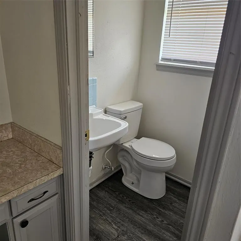 Photo 11 — 820 NW 16th Street, Oklahoma City, OK 73160