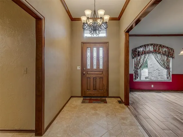 Photo 4 — 141 E Olympic Drive, Yukon, OK 73099