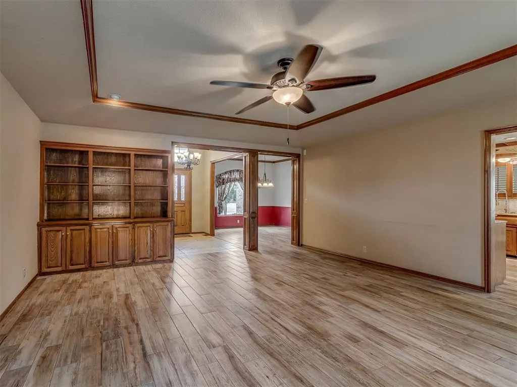 Photo 10 — 141 E Olympic Drive, Yukon, OK 73099