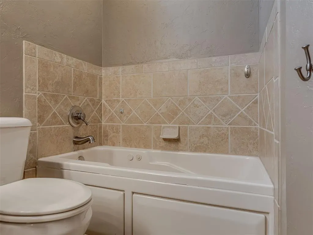 Photo 28 — 141 E Olympic Drive, Yukon, OK 73099