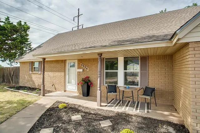 Photo 2 — 2324 Seminole Street, Enid, OK 73703