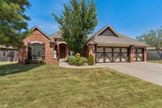 Sold home at 523 Woods Way