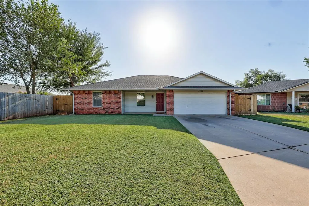 Photo 2 — 4405 Smoking Tree Drive, Shawnee, OK 74804