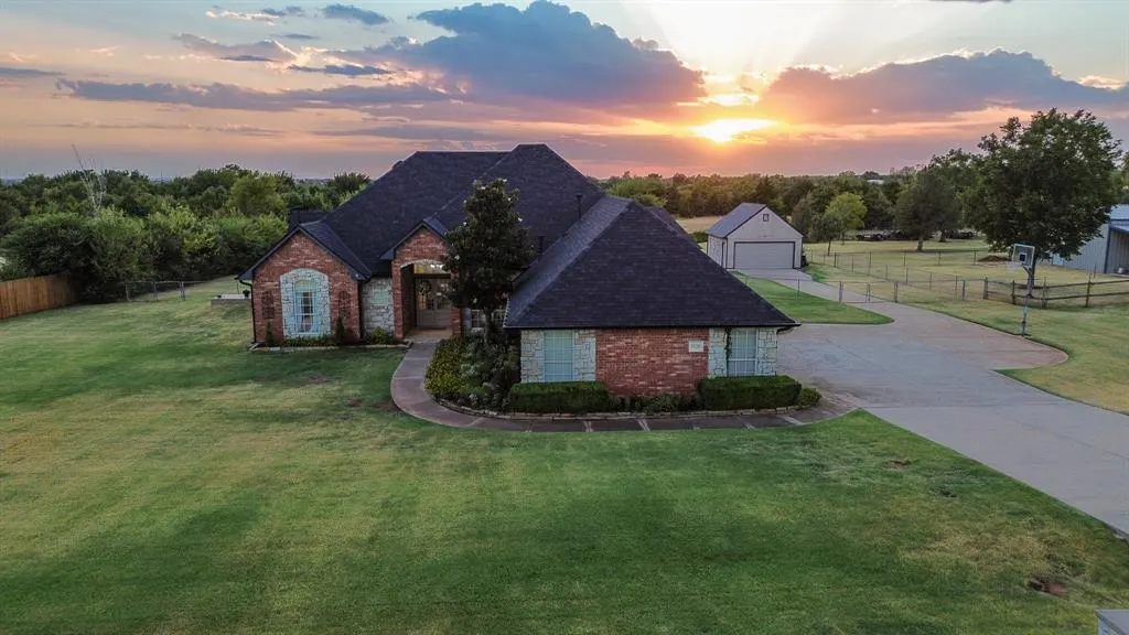 Photo 11 — 1329 S Southersby Drive, Mustang, OK 73064