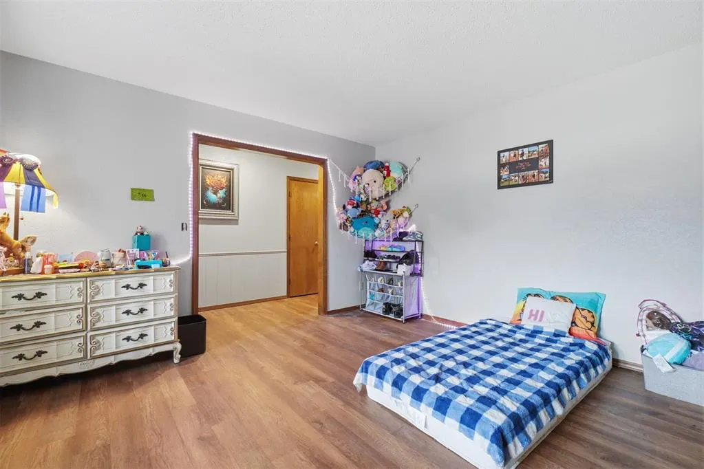 Photo 8 — 117 W 12th Street, Snyder, OK 73566