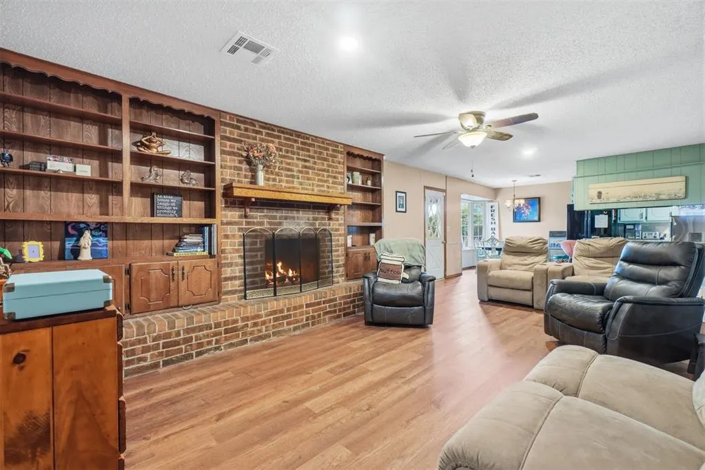 Photo 11 — 117 W 12th Street, Snyder, OK 73566
