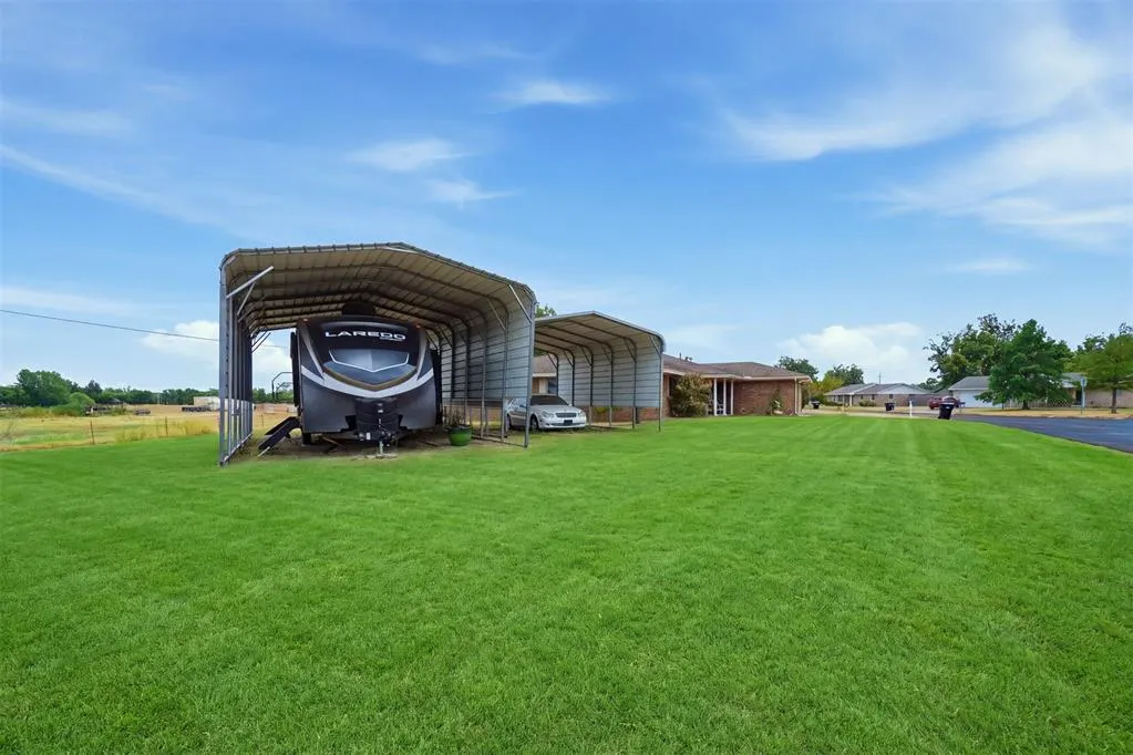 Photo 39 — 117 W 12th Street, Snyder, OK 73566