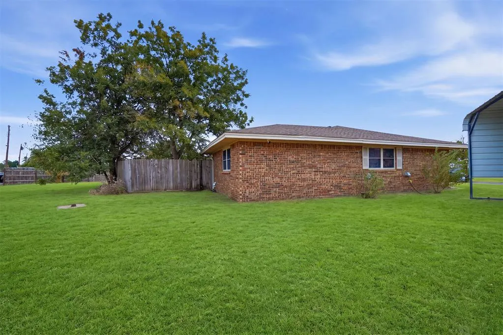 Photo 40 — 117 W 12th Street, Snyder, OK 73566