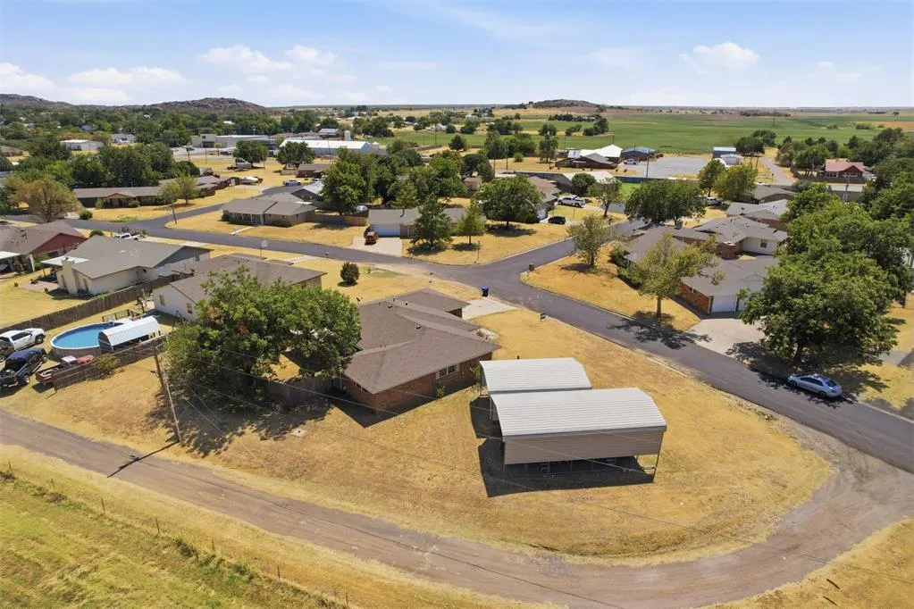 Photo 45 — 117 W 12th Street, Snyder, OK 73566