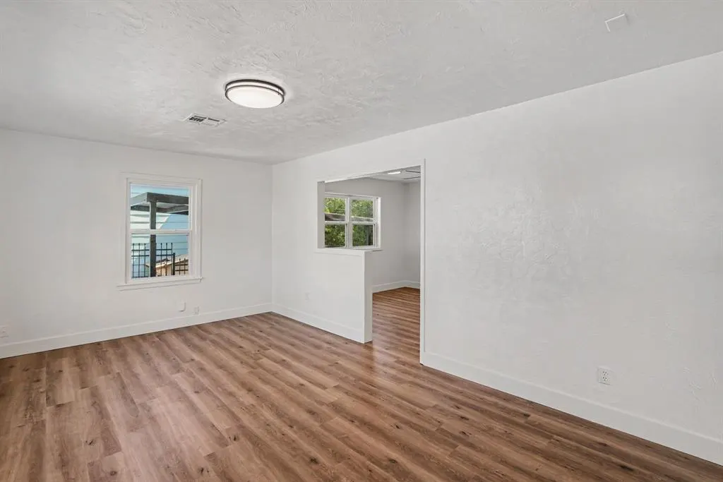 Photo 6 — 1320 Windemere Drive, Oklahoma City, OK 73117