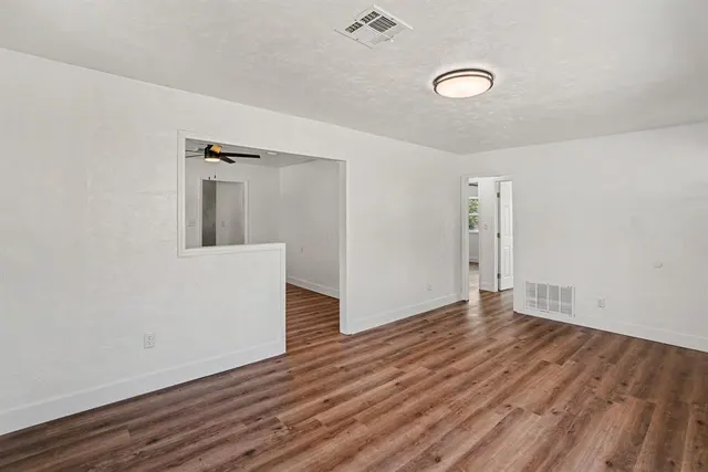 Photo 7 — 1320 Windemere Drive, Oklahoma City, OK 73117