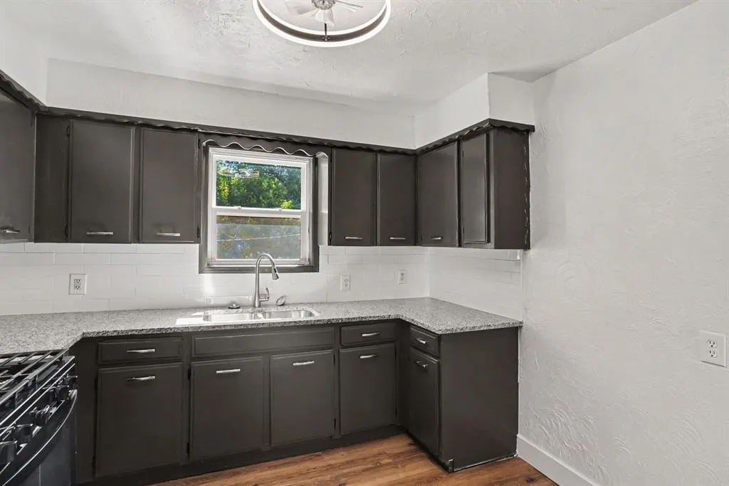 Photo 11 — 1320 Windemere Drive, Oklahoma City, OK 73117
