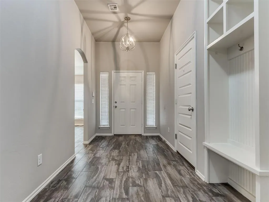 Photo 2 — 2309 Fallview Drive, Edmond, OK 73034