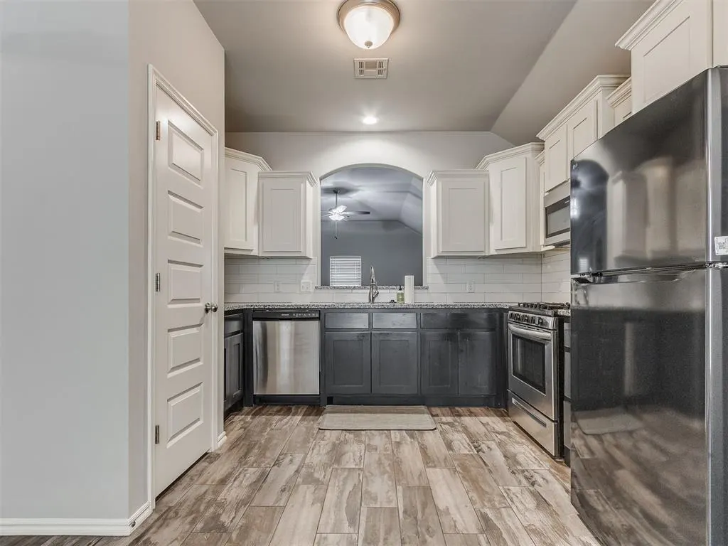 Photo 7 — 2309 Fallview Drive, Edmond, OK 73034
