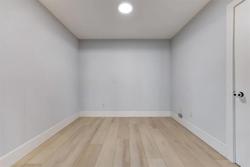 Photo 12 — 6413 Centennial Court, Oklahoma City, OK 73116