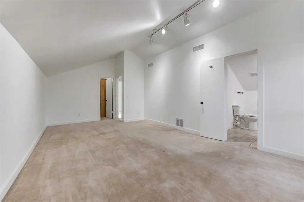 Photo 19 — 6413 Centennial Court, Oklahoma City, OK 73116