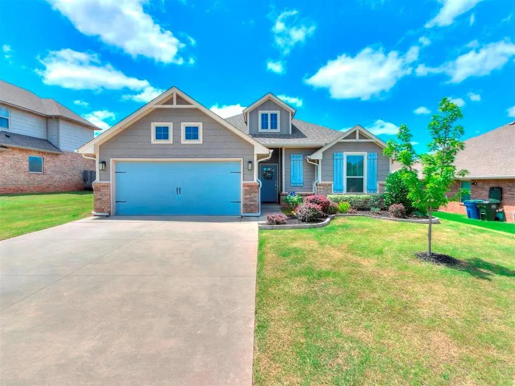 Front exterior — 6132 Oxnard, Edmond, OK 73034