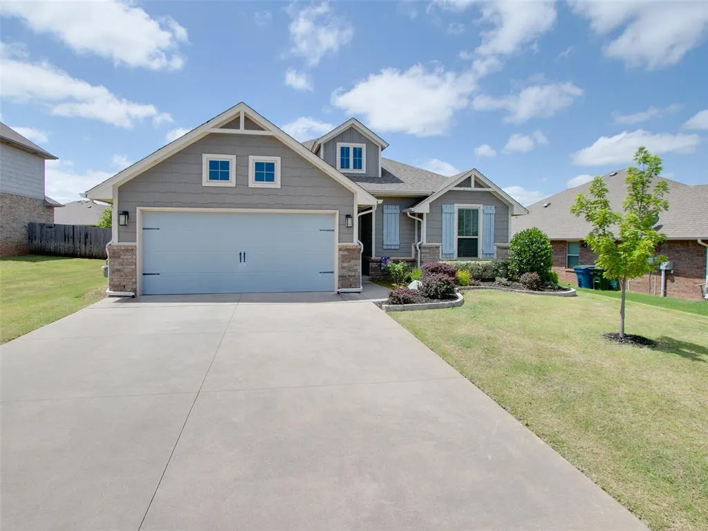 Front exterior — 6132 Oxnard, Edmond, OK 73034