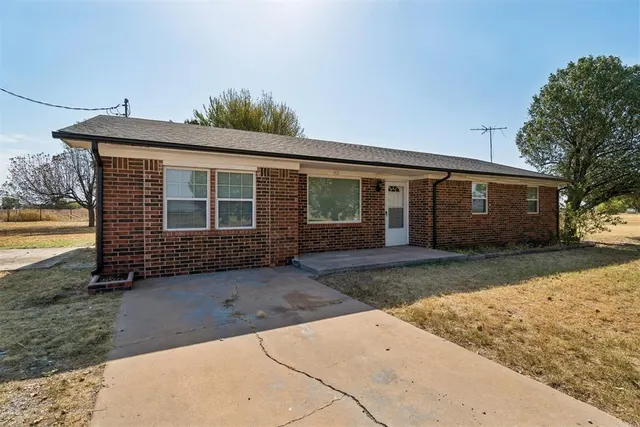 Photo 3 — 1921 State Highway 92, Chickasha, OK 73018