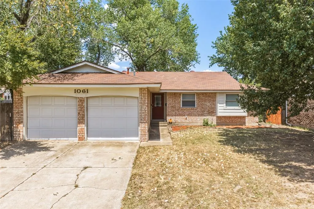 Front exterior — 1061 W Main Street, Moore, OK 73160