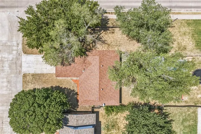 Photo 4 — 1061 W Main Street, Moore, OK 73160