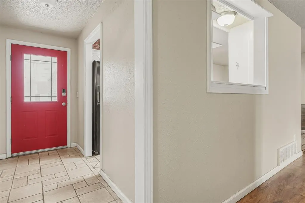 Photo 6 — 1061 W Main Street, Moore, OK 73160