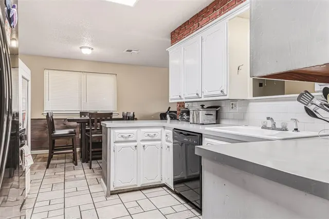Photo 7 — 1061 W Main Street, Moore, OK 73160