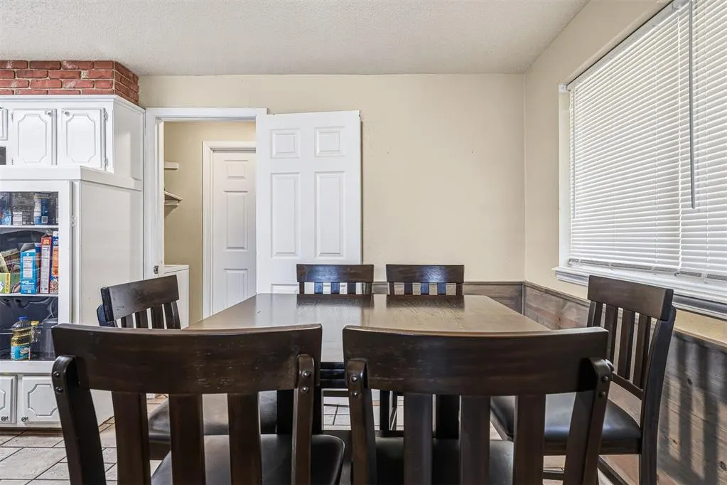 Photo 17 — 1061 W Main Street, Moore, OK 73160