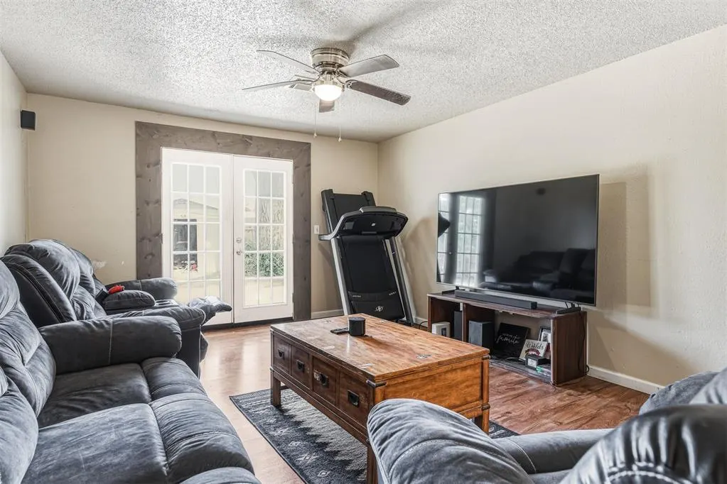 Photo 18 — 1061 W Main Street, Moore, OK 73160