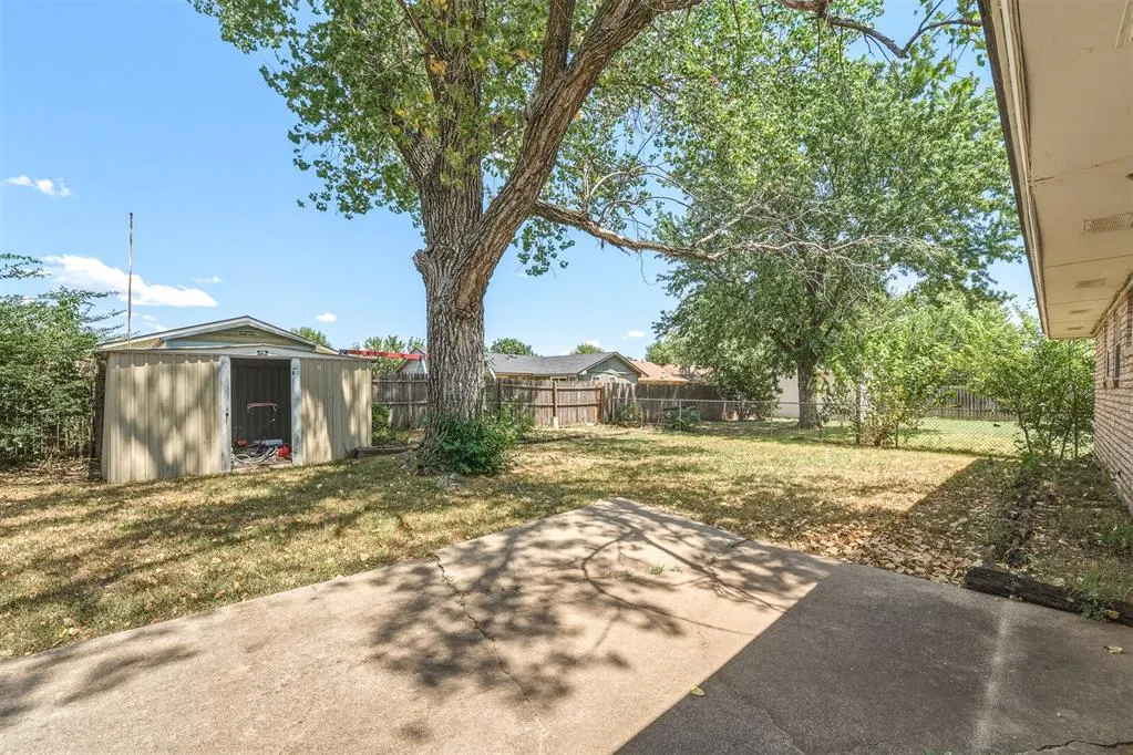 Photo 33 — 1061 W Main Street, Moore, OK 73160