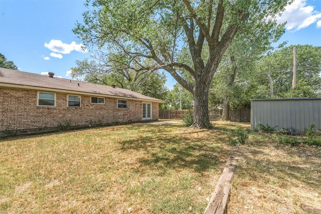Photo 38 — 1061 W Main Street, Moore, OK 73160