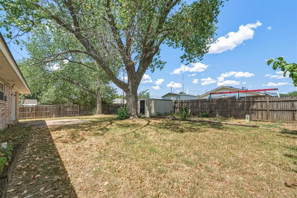 Photo 40 — 1061 W Main Street, Moore, OK 73160