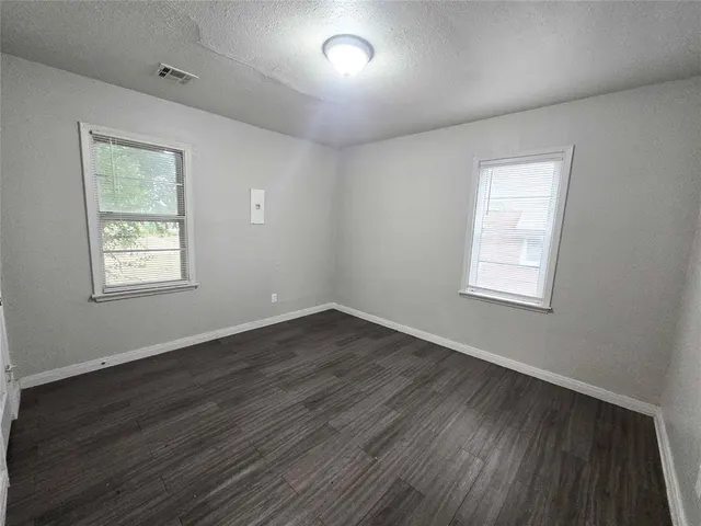 Photo 6 — 515 E Indian Drive, Oklahoma City, OK 73110