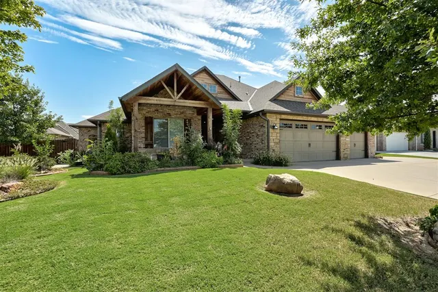 Photo 2 — 3904 Bridge Wood Lane, Oklahoma City, OK 73179