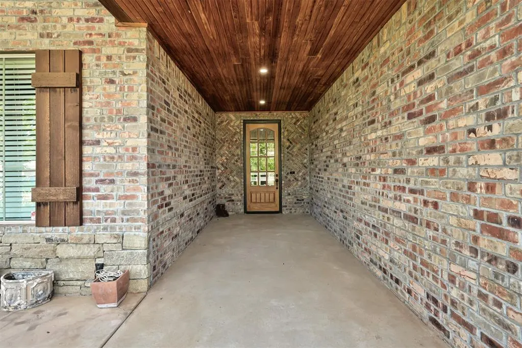 Photo 4 — 3904 Bridge Wood Lane, Oklahoma City, OK 73179