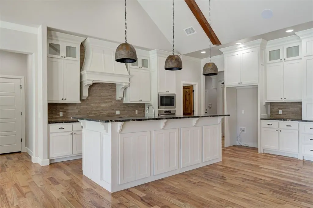Photo 11 — 3904 Bridge Wood Lane, Oklahoma City, OK 73179