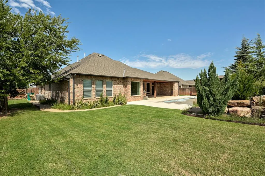 Photo 38 — 3904 Bridge Wood Lane, Oklahoma City, OK 73179