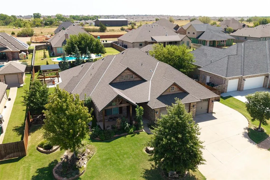 Photo 42 — 3904 Bridge Wood Lane, Oklahoma City, OK 73179