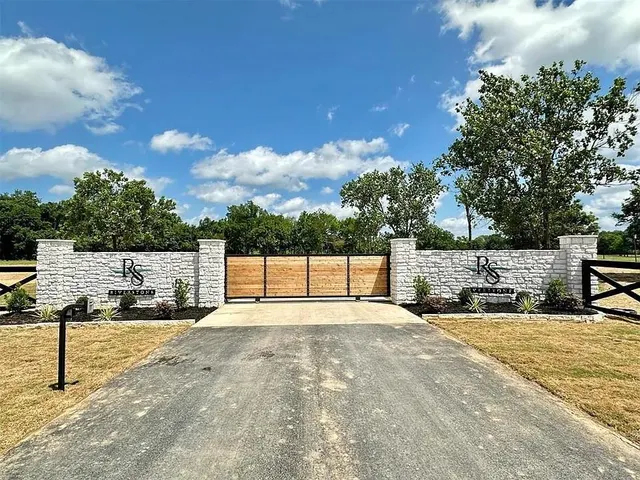 Photo 2 — 10 Riverstone Drive, Broken Bow, OK 74728